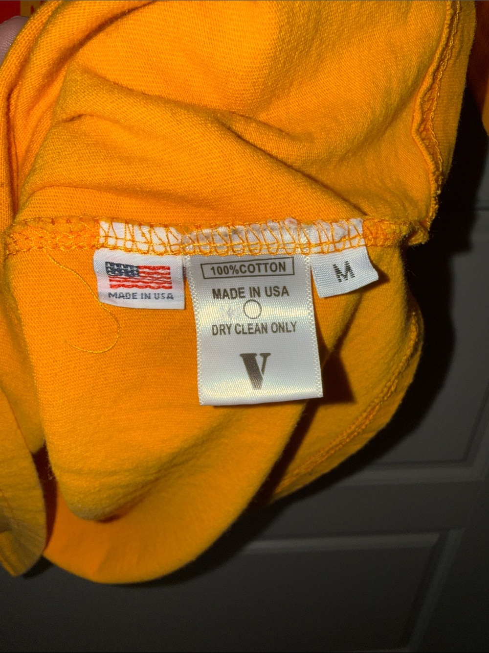 VLONE Friends Tee - Picture 4 of 4
